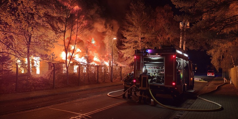 FW Celle: Gebäudebrand in Westercelle - 1. Lagemeldung! - Foto: presseportal.de