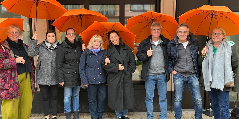 POL-PDPS: STOPPT GEWALT GEGEN FRAUEN - Aktion der Lenkungsgruppe des Regionalen Runden Tisches am 25.Novemder in Zweibrücken - Foto: presseportal.de