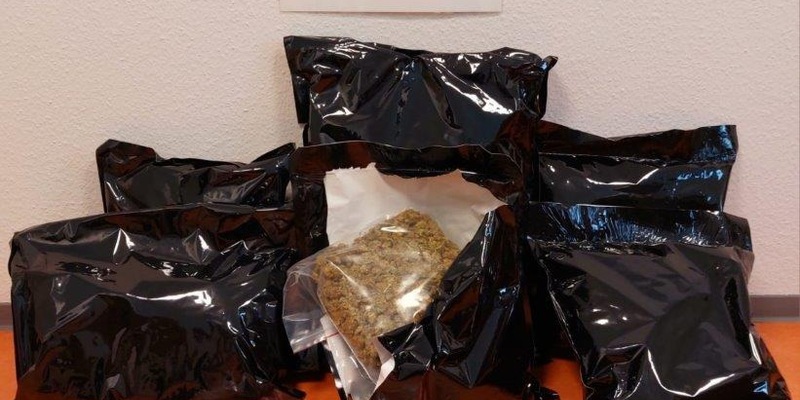 HZA-OS: Mit Koks in der Unterhose auf Reisen; Osnabrücker Zoll schnappt Drogenschmuggler - Foto: presseportal.de
