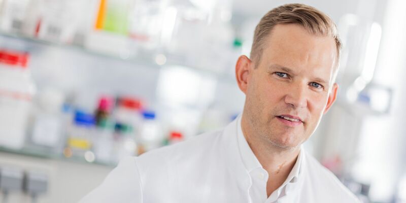 Will die «komplexen Herausforderungen unserer Zeit fachkundig und mutig mitzugestalten»: Hendrik Streeck. - Foto: Rolf Vennenbernd/dpa