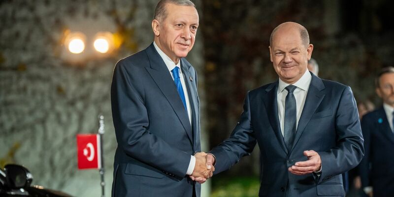 Lenkflugkörper und Tornados: Der Nato-Partner Türkei bekommt wieder in größerem Stil Rüstungsgüter made in Germany. - Foto: Michael Kappeler/dpa