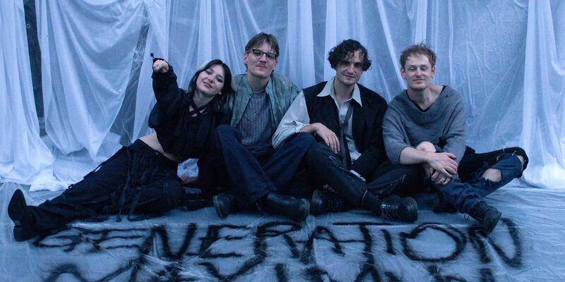 Sophie Löw (l-r), Christoph Kuhn, Johannes Blindhofer und Jakob Herber sind Culk. - Foto: Sophie Löw/Siloh Records/dpa