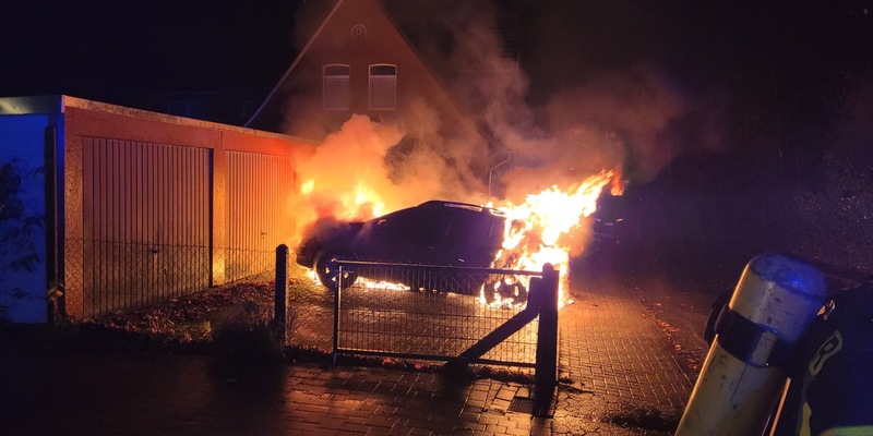 FW-ROW: Wieder PKW-Brand in der Schillerstraße - Foto: presseportal.de
