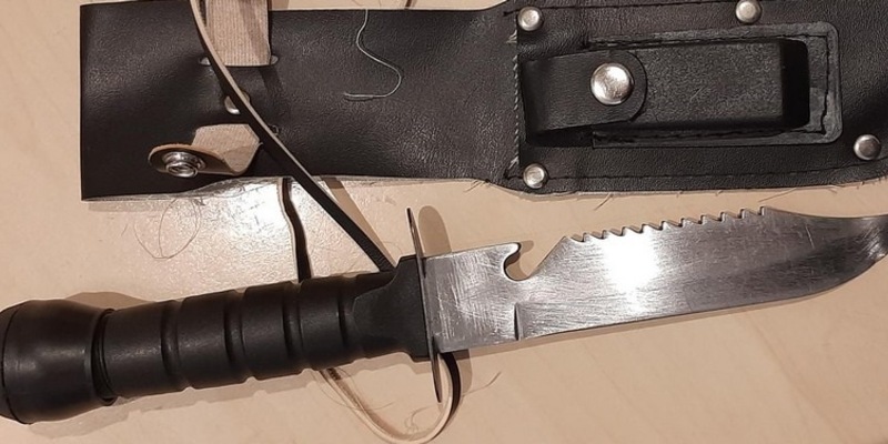 BPOL-HH: Hamburg Hauptbahnhof: Parfümdieb führt griffbereit Messer bei Tathandlung mit sich - Festnahme und Beanzeigung durch Bundespolizei wegen Diebstahls mit Waffen - Foto: presseportal.de