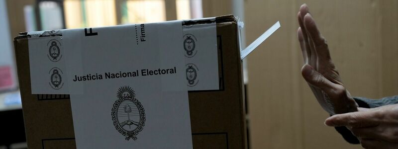 Rund 35 Millionen Menschen sind in Argentinien zur Wahl aufgerufen. Es herrscht Wahlpflicht. - Foto: Matias Delacroix/AP/dpa