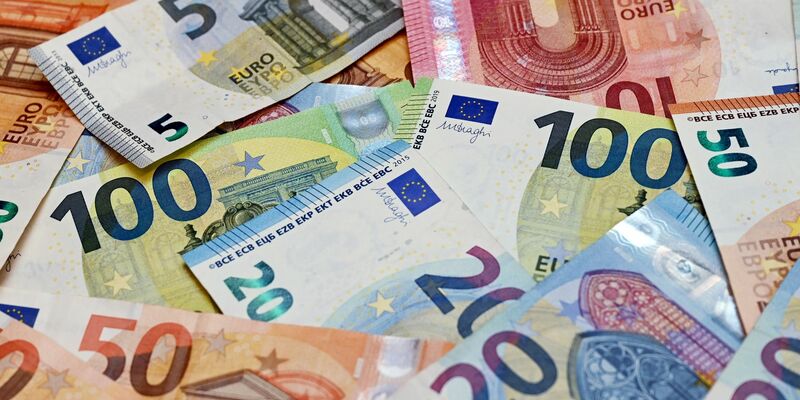 Laut einer Umfrage sind unter den Älteren im Ruhestand 46 Prozent optimistisch, was ihre Finanzen betrifft. Doch in der Vorgängerumfrage war es noch knapp über die Hälfte. - Foto: Patrick Pleul/dpa-Zentralbild/dpa