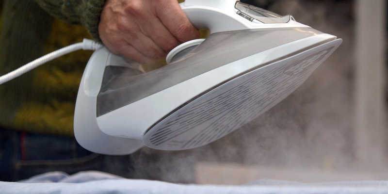TÜV SÜD-Tipps zu Kauf und Nutzung von Dampfbügeleisen - Foto: presseportal.de