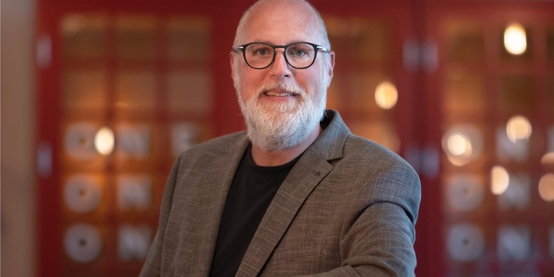 Wettbewerbsvorteile durch KI: Jürgen Johannes Schimmöller von der schlau DIGITAL GmbH zeigt, wie Unternehmen sich langfristig gegen die internationale Konkurrenz behaupten - Foto: presseportal.de