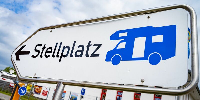 Die Ermittler schätzen den entstandenen Schaden des mutmaßlichen Wohnmobil-Betrugs auf einen Millionenwert (Symbolbild). - Foto: Stefan Sauer/dpa