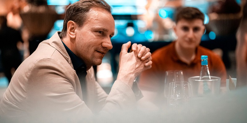 Entwicklung im Handwerksbetrieb - so tragen Mitarbeitergespräche dazu bei - Foto: presseportal.de