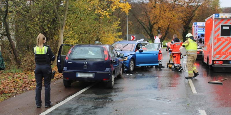 POL-RBK: Bergisch Gladbach - Frontalzusammenstoß zweier Pkw - Zwei Personen leicht verletzt - Foto: presseportal.de
