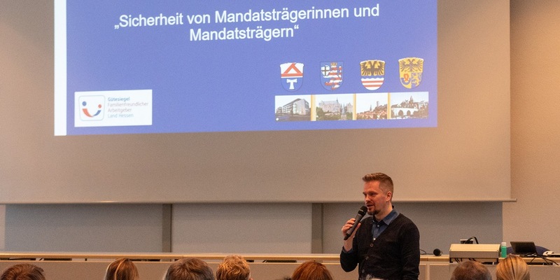 POL-MR: Veranstaltung Sicherheit von Mandatsträgerinnen und Mandatsträgern im Polizeipräsidium Mittelhessen - Foto: presseportal.de