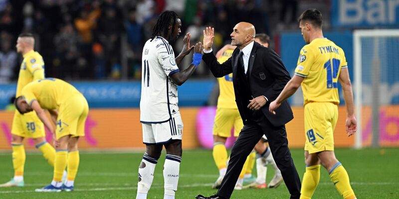 In Deutschland dabei: Italien-Coach Luciano Spalletti (r) kann für die EM 2024 planen. - Foto: Federico Gambarini/dpa