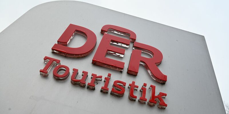Der Reisekonzern DER Touristik erwartet ein starkes Jahr 2023/24. - Foto: Arne Dedert/dpa