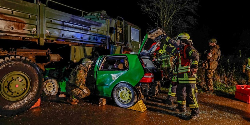 POL-WHV: Gemeinsame Übung mit Hubschraubereinsatz sorgte für Aufsehen - Foto: presseportal.de