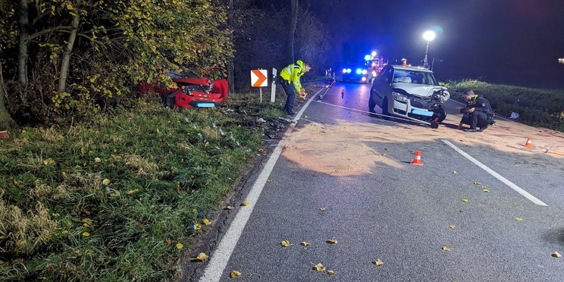 POL-VER: +Zwei Verletzte bei Unfall im Gegenverkehr - Folgeunfall im Rückstau+ - Foto: presseportal.de