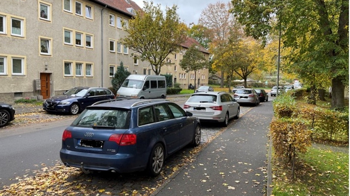 HZA-GI: Zoll und Polizei: Gemeinsame Kontrollen gegen vermehrte Zulassungsverstöße bei ausländischen Fahrzeugen - Foto: presseportal.de