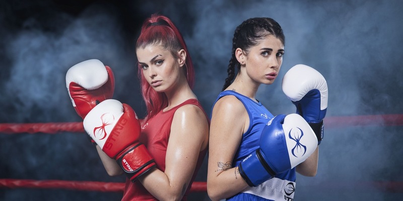 Kampf- statt Tanzeinlage der Content Creatorinnen bei The Great Fight: Anna Gazanis gegen Kathiyessir - Foto: © Joyn/Marc Rehbeck Dieses Bild darf honorarfrei für redaktionelle Zwecke und nur im Rahmen der Berichterstattung zu The Great Fight Night verwendet werden. Verwendung nur mit vollständigem Copyrightvermerk. Das Foto darf nicht verändert, bearbeitet und