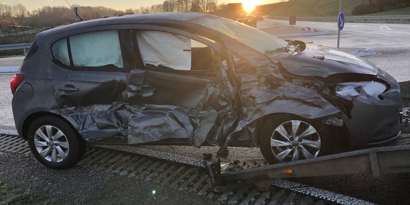POL-HX: Zwei Autos bei Unfall erheblich beschädigt - Foto: presseportal.de