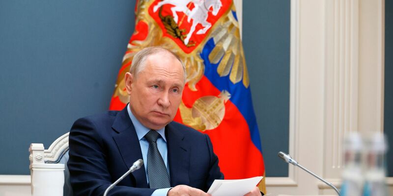 Wladimir Putin nimmt per Videokonferenz an dem G20-Gipfel teil. - Foto: Mikhail Klimentyev/Sputnik Kremlin Pool via AP/dpa