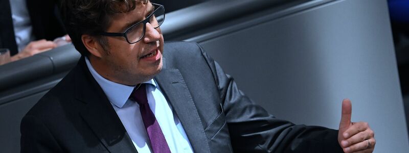 Der Grünen-Staatssekretär Michael Kellner bei einer Sitzung im Bundestag. - Foto: Britta Pedersen/dpa