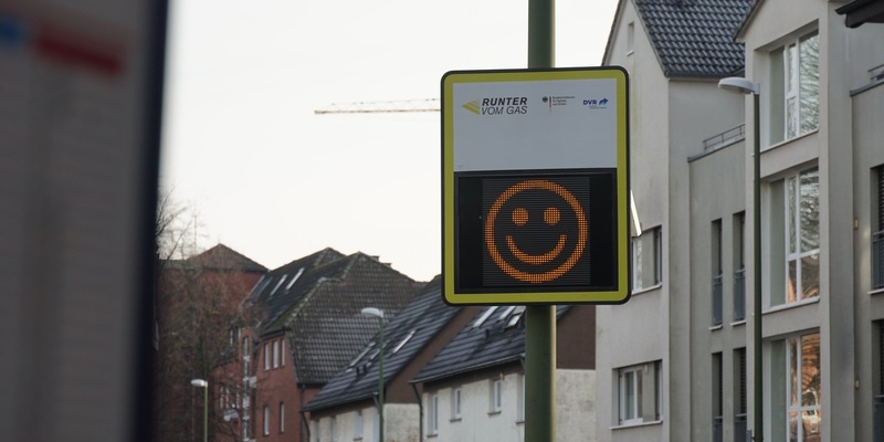 POL-DO: Neues Dialog-Display für mehr Sicherheit im Straßenverkehr steht ab jetzt in Lünen - Foto: presseportal.de