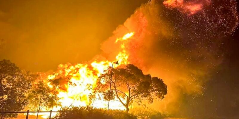 Brand nördlich von Perth. - Foto: DFES/Dept.Fire and Emergency Services. WA/AP/dpa