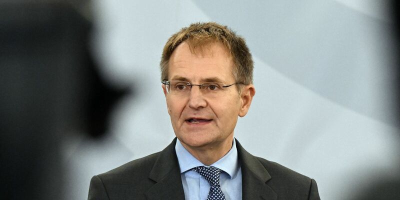 Generalbundesanwalt Peter Frank ist zum Nachfolger von Peter Müller als Richter ans Bundesverfassungsgericht in Karlsruhe gwählt worden. - Foto: Uli Deck/dpa