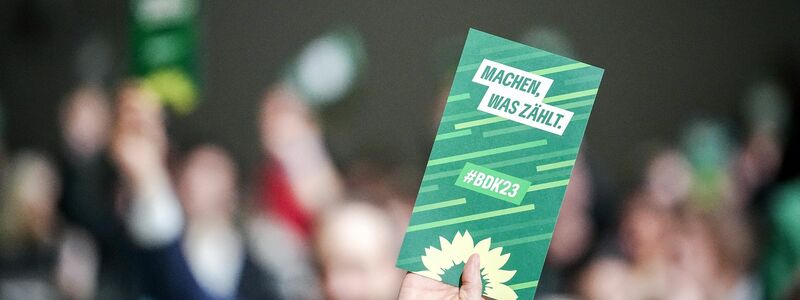 Der Grünen-Parteitag unter dem Motto «Machen, was zählt» findet in Karlsruhe statt. - Foto: Kay Nietfeld/dpa