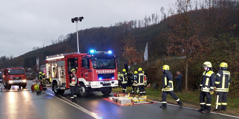 FW Finnentrop: Verkehrsunfall mit eingeschlossener Person - Foto: presseportal.de