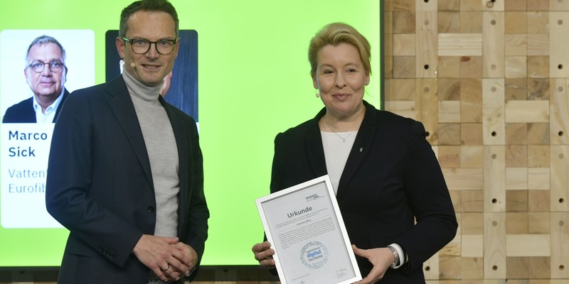 Franziska Giffey auf dem Klimafestival als Digitalpolitikerin ausgezeichnet - Foto: presseportal.de