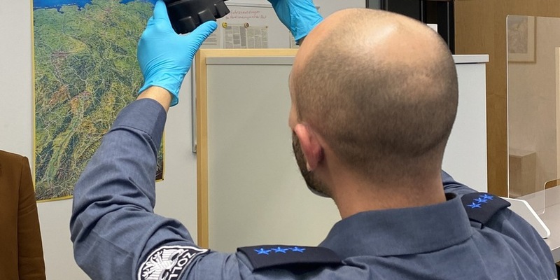 HZA-KA: Grenzenlos shoppen? Das müssen Sie zu Weihnachten, Black Friday und Co. beachten - Foto: presseportal.de