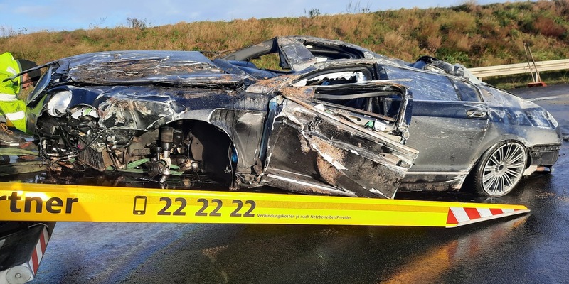 POL-D: +++Meldung der Autobahnpolizei+++ - Neersen - A 52 in Richtung Roermond - Tödlicher Verkehrsunfall - 33-jähriger Pkw-Beifahrer stirbt an der Unfallstelle - Foto: presseportal.de