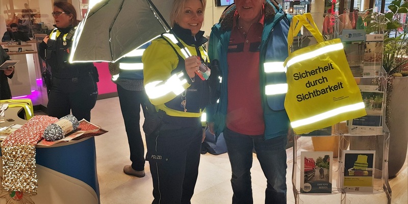 POL-ME: Gemeinsamer Infostand mit den Mettmanner ASS!en - Monheim am Rhein - 2311091 - Foto: presseportal.de