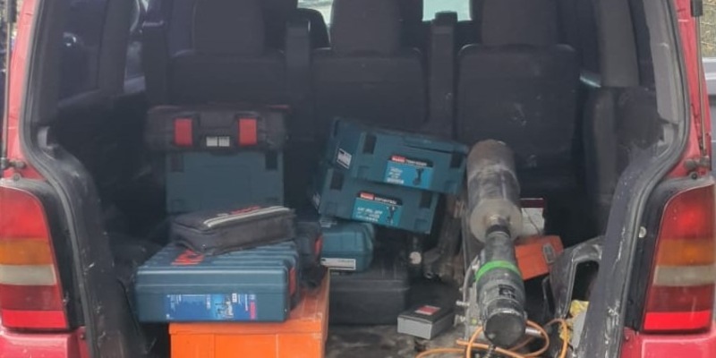 POL-K: 231124-3-K Durchsuchungen nach Diebstählen aus Handwerkerfahrzeugen - drei Haftbefehle vollstreckt - Foto: presseportal.de