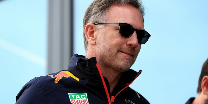 Dementierte, direkte Gespräche mit Lewis Hamilton über einen Red-Bull-Wechsel geführt zu haben: Rennstallchef Christian Horner. - Foto: Bradley Collyer/PA Wire/dpa/Archiv