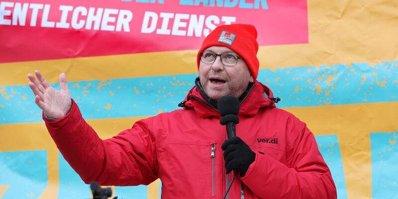 Frank Werneke ist Bundesvorsitzender der Gewerkschaft Verdi. - Foto: Bernd Wüstneck/dpa