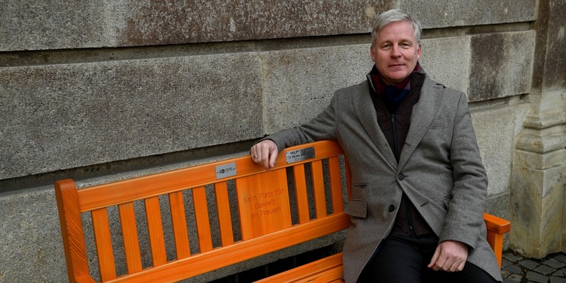 POL-E: Orange Bank - Die Polizei Essen bietet keinen Platz für Gewalt gegen Frauen und Mädchen - Foto: presseportal.de