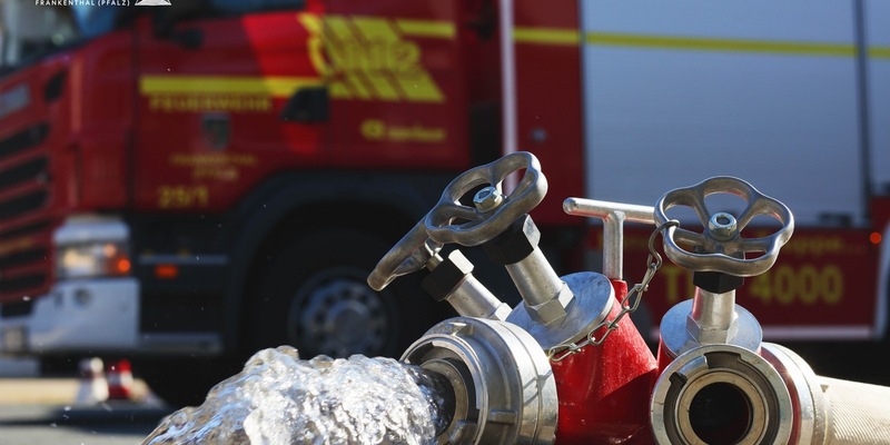 FW Frankenthal: 5 Einsätze binnen 12 Stunden - davon zwei Gebäudebrände - Foto: presseportal.de
