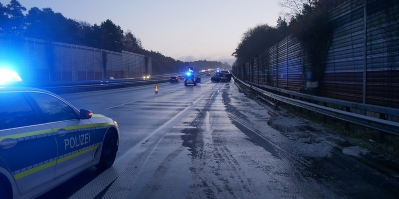 POL-ROW: ++ Zeugenaufruf! ++ Schwerer Verkehrsunfall auf der Bundesautobahn 1: Ein Mensch erleidet tödliche Verletzungen, zwei weitere Personen werden schwer verletzt ++ - Foto: presseportal.de