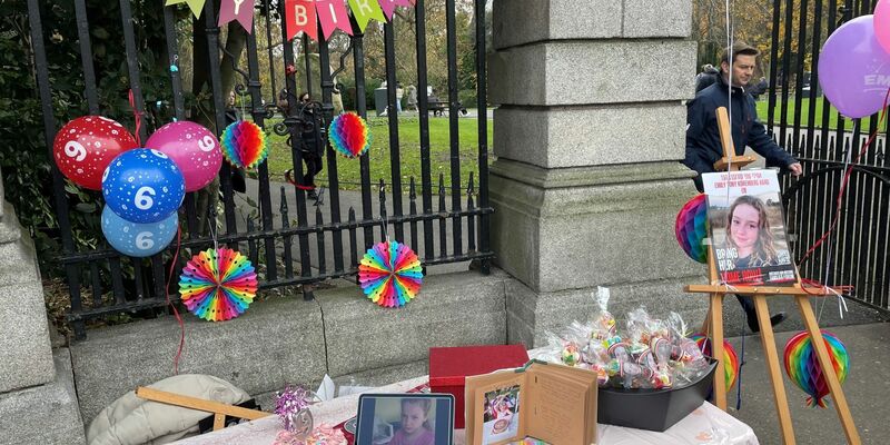 Emily Hand war während ihrer Geiselhaft neun Jahre geworden. - Foto: David Young/PA Wire/dpa
