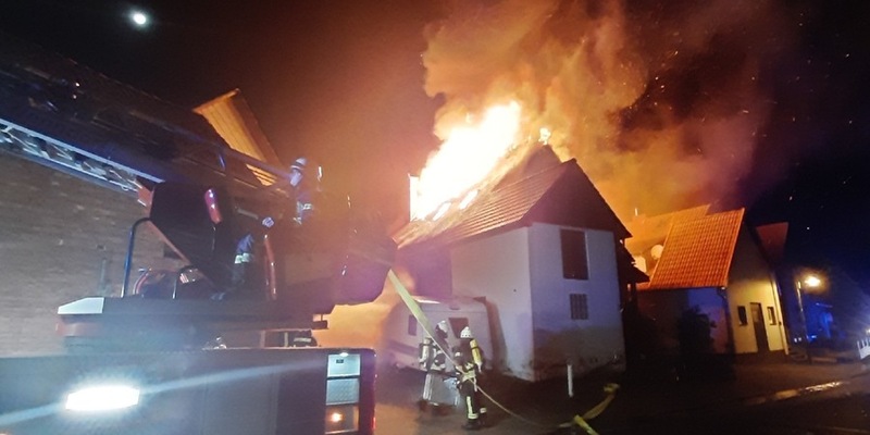 POL-NI: Rodenberg - Vollbrand eines Einfamilienhauses mit einer verstorbenen Person - Foto: presseportal.de