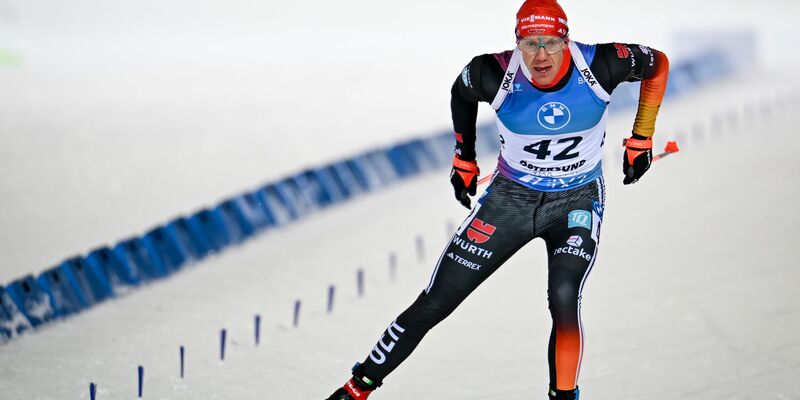 Biathlet Roman Rees gewinnt den Weltcup in Östersund. - Foto: Anders Wiklund/TT News Agency/AP/dpa