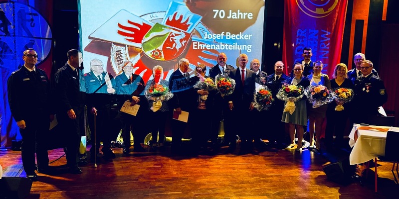 FW-GL: Jubilarenehrung der Feuerwehr Bergisch Gladbach - Foto: presseportal.de