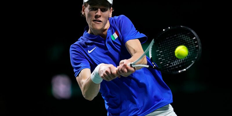 Jannik Sinner und Italien feiern den ersten Davis-Cup-Triumph seit 47 Jahren. - Foto: Manu Fernandez/AP/dpa