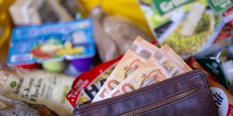 Viele Menschen blicken wenig zuversichtlich in die Zukunft. - Foto: Monika Skolimowska/dpa