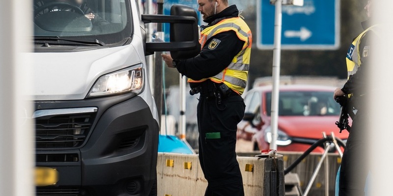 Bundespolizeidirektion München: Unerlaubte Einreisen in Bayern Januar-Oktober 2023 / Bundespolizeidirektion München stellt mehr als 30.000 illegale Grenzübertritte fest - Foto: presseportal.de