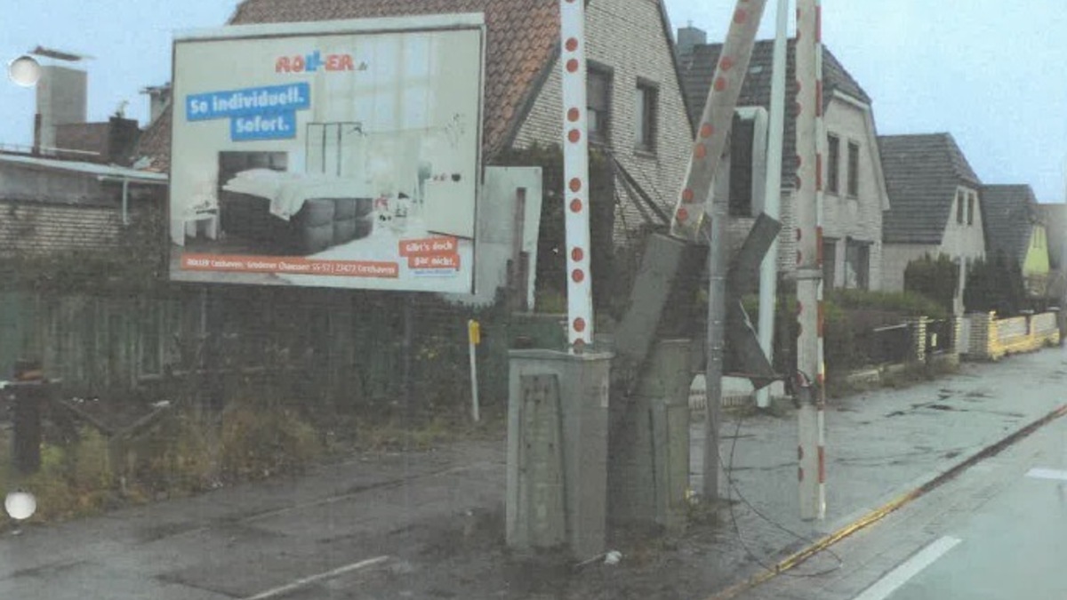 POL-CUX: Verkehrsunfallflucht am Bahnübergang in der Papenstraße in Cuxhaven - Foto: presseportal.de
