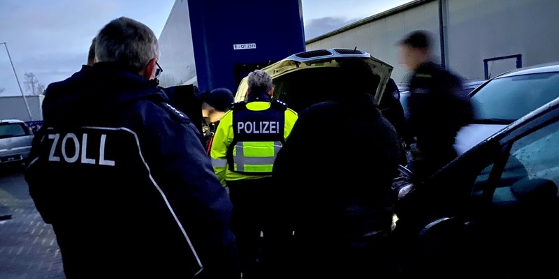 HZA-MS: Hauptzollamt Münster beteiligt sich an bundesweiter Sonderpunktprüfung Zoll im bundesweiten Einsatz zur Bekämpfung der Clankriminalität - Foto: presseportal.de