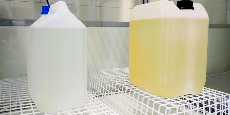 ZOLL-M: 15 Liter flüssiges Amphetamin sichergestellt. - Foto: presseportal.de